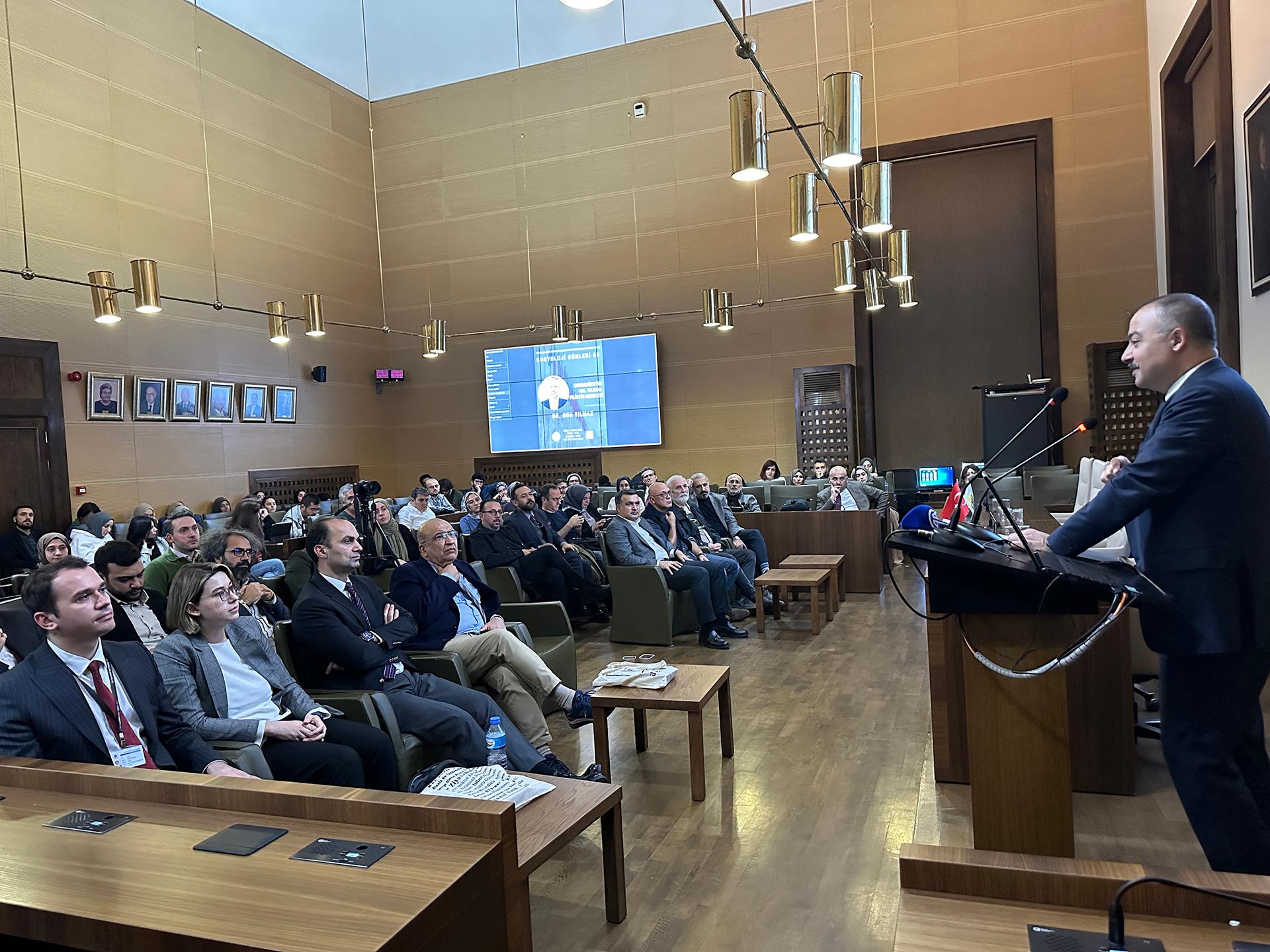 Nuh Yilmaz İstanbul Üniversitesi